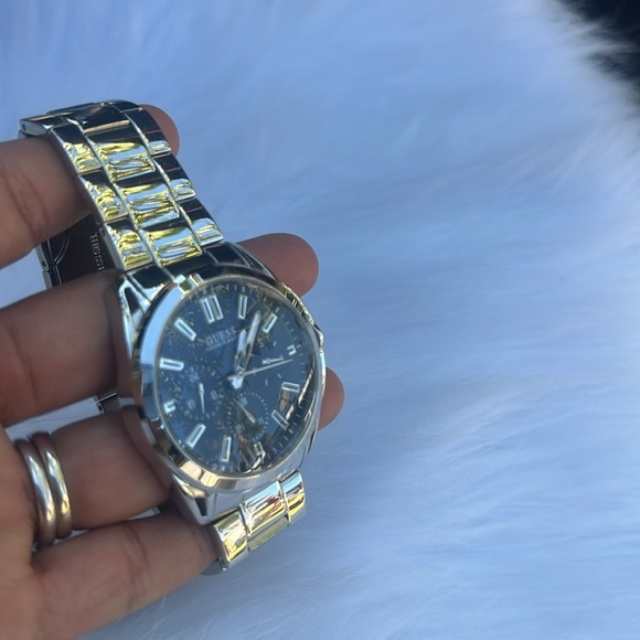 New Guess Silver-Tone Multi-function Men's Watch - Picture 9 of 10